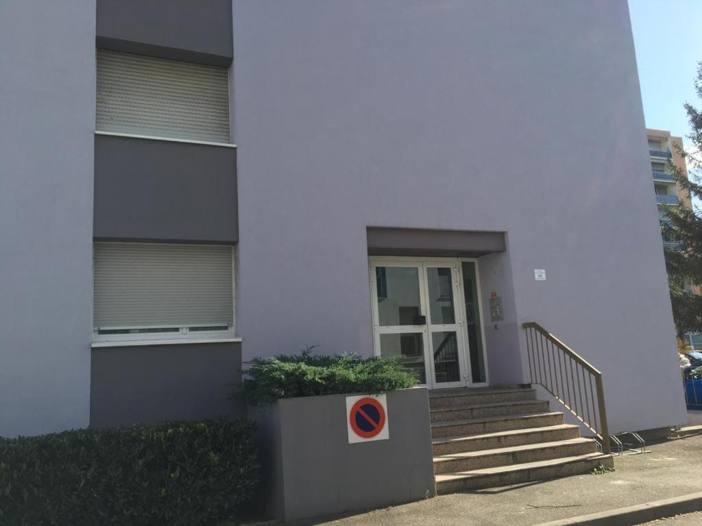 Studios Lora Rm 860 Saint-Louis  Bagian luar foto