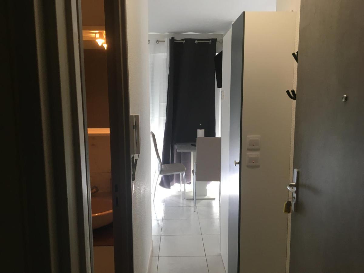 Studios Lora Rm 860 Saint-Louis  Bagian luar foto
