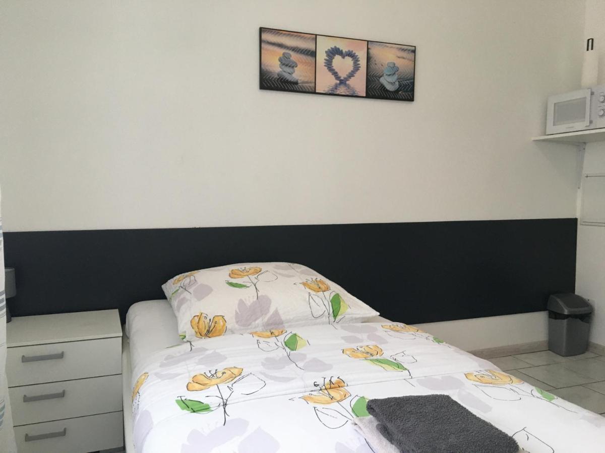 Studios Lora Rm 860 Saint-Louis  Bagian luar foto